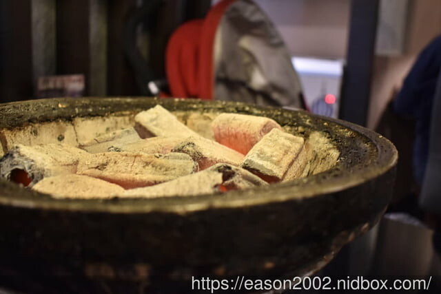 日式炭火燒烤吃到飽推薦 | 神來一爐燒肉永和店 日式炭火燒烤吃到飽 30 種以上新鮮食材隨你挑!15 種配料調製黃金比例獨門沾醬配方 全新搭配超享受!現點現切肉片、草蝦、鱸魚任你點、自助吧冰淇淋、啤酒