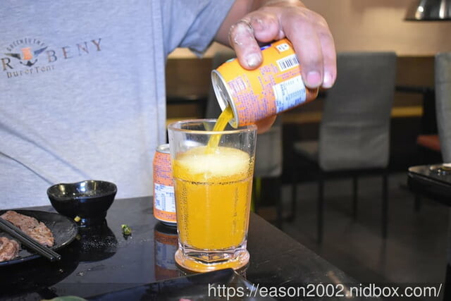 日式炭火燒烤吃到飽推薦 | 神來一爐燒肉永和店 日式炭火燒烤吃到飽 30 種以上新鮮食材隨你挑!15 種配料調製黃金比例獨門沾醬配方 全新搭配超享受!現點現切肉片、草蝦、鱸魚任你點、自助吧冰淇淋、啤酒