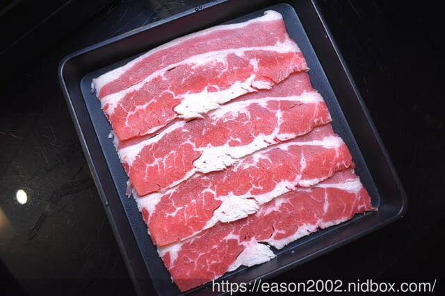 日式炭火燒烤吃到飽推薦 | 神來一爐燒肉永和店 日式炭火燒烤吃到飽 30 種以上新鮮食材隨你挑!15 種配料調製黃金比例獨門沾醬配方 全新搭配超享受!現點現切肉片、草蝦、鱸魚任你點、自助吧冰淇淋、啤酒