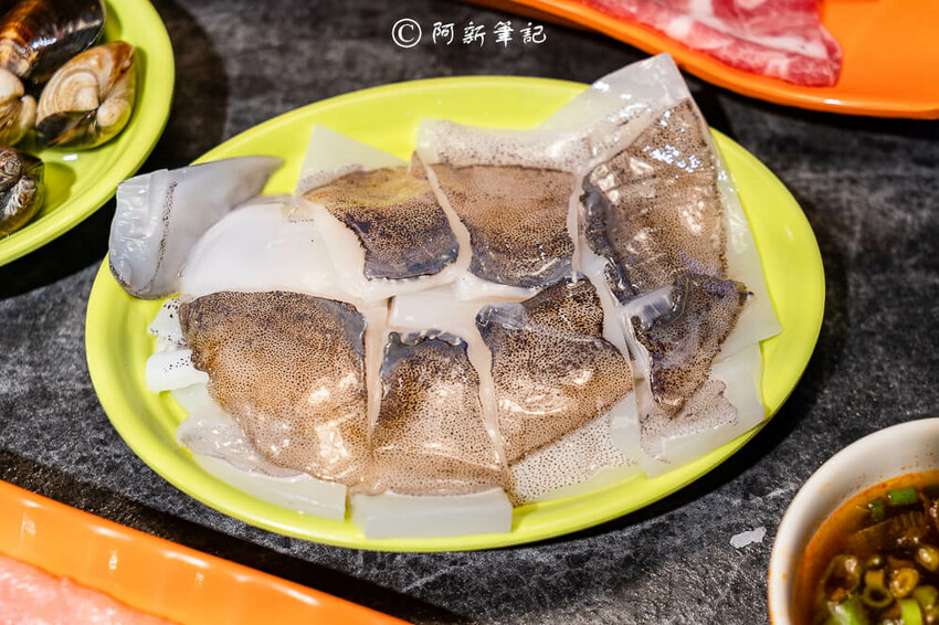 台中第六市場火鍋!蔬盈市場火鍋40種蔬菜吃到飽,鮮奶鍋 藥膳茶湯必吃。