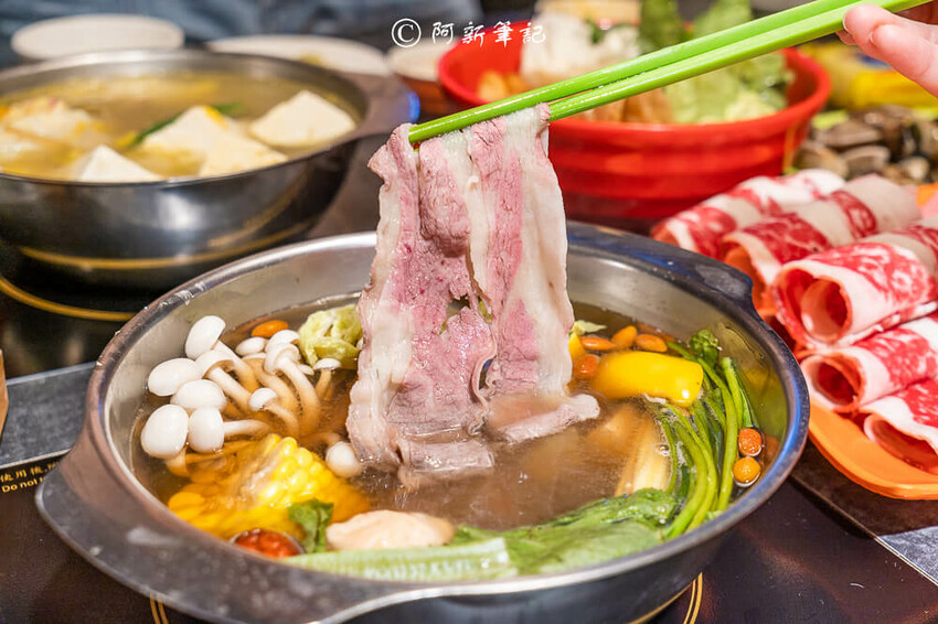 台中第六市場火鍋!蔬盈市場火鍋40種蔬菜吃到飽,鮮奶鍋 藥膳茶湯必吃。