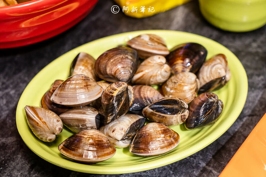 台中第六市場火鍋!蔬盈市場火鍋40種蔬菜吃到飽,鮮奶鍋 藥膳茶湯必吃。