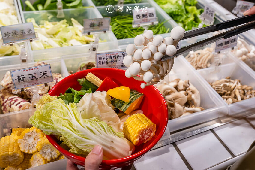 台中第六市場火鍋!蔬盈市場火鍋40種蔬菜吃到飽,鮮奶鍋 藥膳茶湯必吃。