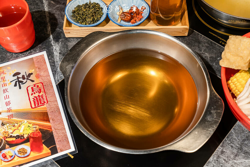 台中第六市場火鍋!蔬盈市場火鍋40種蔬菜吃到飽,鮮奶鍋 藥膳茶湯必吃。