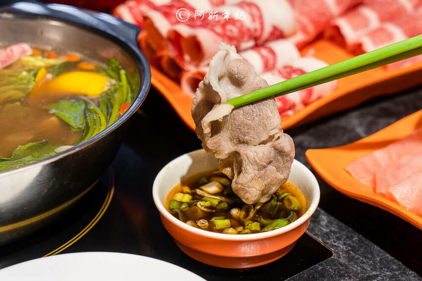 台中第六市場火鍋!蔬盈市場火鍋40種蔬菜吃到飽,鮮奶鍋 藥膳茶湯必吃。