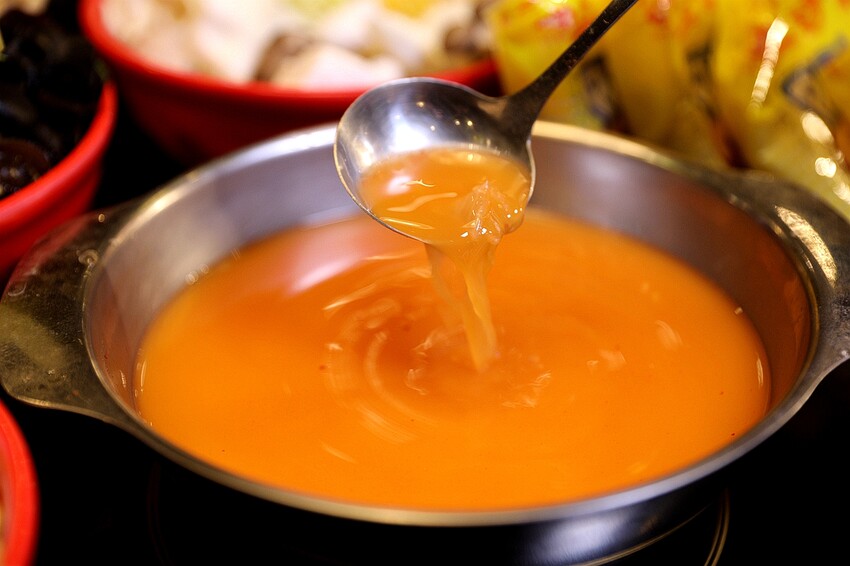 超過50種新鮮時蔬吃到飽！最低只要300元起 多種美味湯底｜蔬盈市場火鍋