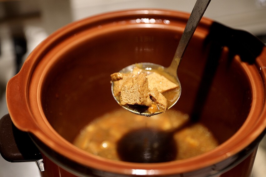 超過50種新鮮時蔬吃到飽！最低只要300元起 多種美味湯底｜蔬盈市場火鍋