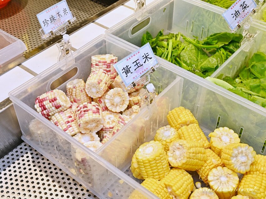 蔬盈市場火鍋｜台中蔬菜自助吧火鍋吃到飽，近50種蔬菜吃到飽，最低只要300元起，大份量肉量只要加價169元起～