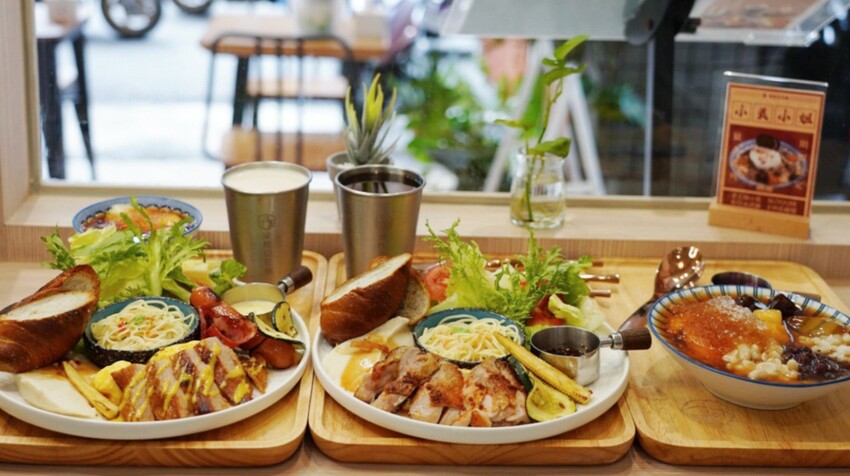 跑來豆花店點早午餐？點早午餐就送豆花一碗，古早味豆花、方形粉圓、炒糖水全都自己做！