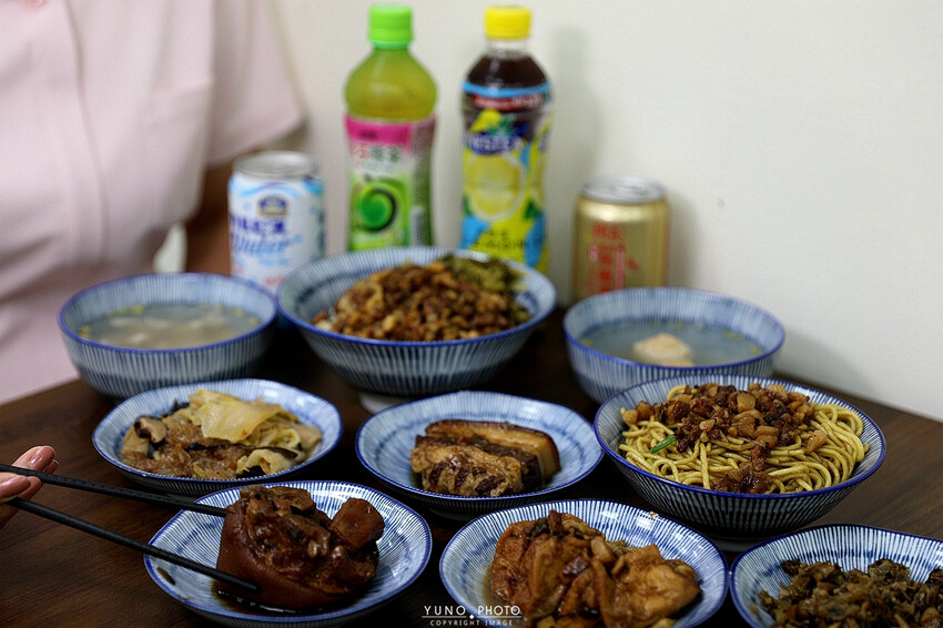 巷弄隱藏版美食「酸菜滷肉飯」老饕才知 滿滿膠質加上胡椒粉更對味|宏海魯肉飯(台中公益路魯肉飯爌肉飯推薦