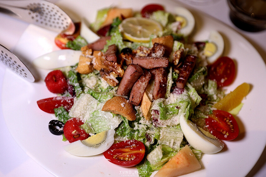 精緻細膩的義式之旅！道道無雷 台中免開瓶費紅酒友善餐廳｜菲菲花園‧義式餐廳。菜單價位(台中西屯)