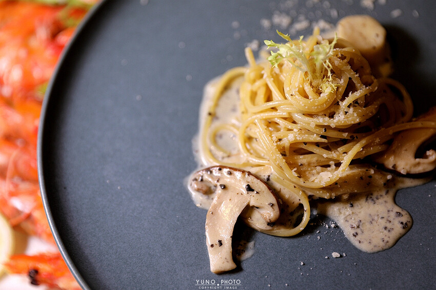 精緻細膩的義式之旅！道道無雷 台中免開瓶費紅酒友善餐廳｜菲菲花園‧義式餐廳。菜單價位(台中西屯)