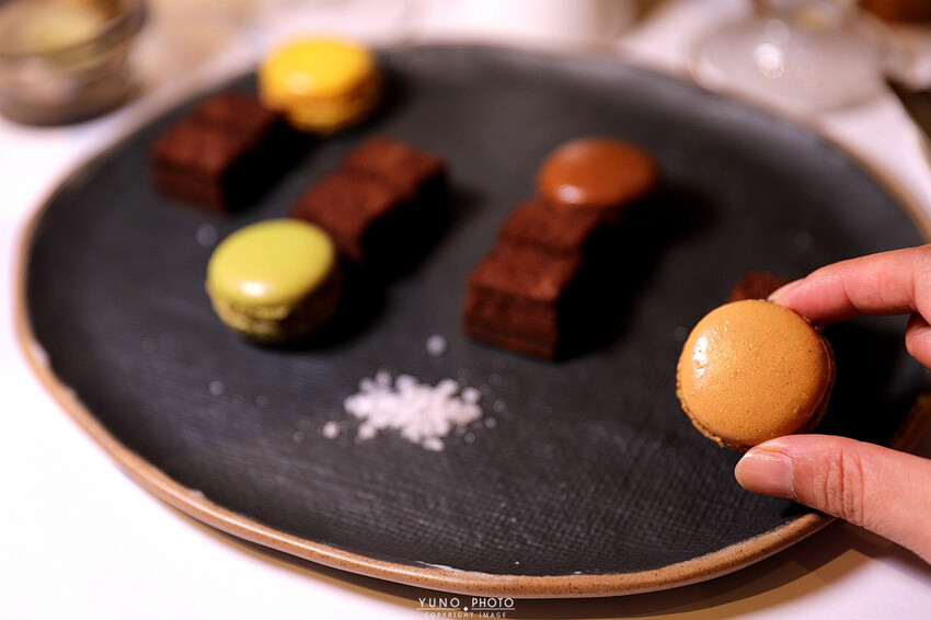 精緻細膩的義式之旅！道道無雷 台中免開瓶費紅酒友善餐廳｜菲菲花園‧義式餐廳。菜單價位(台中西屯)