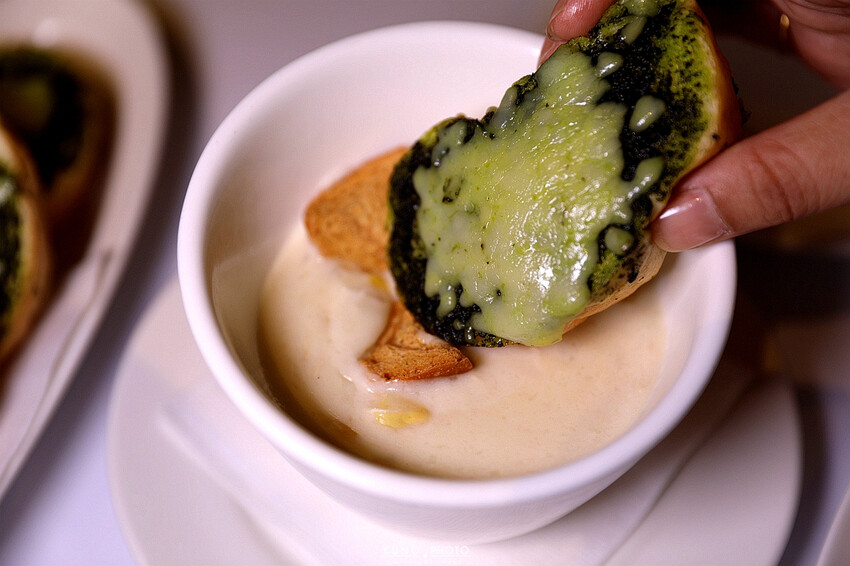 精緻細膩的義式之旅！道道無雷 台中免開瓶費紅酒友善餐廳｜菲菲花園‧義式餐廳。菜單價位(台中西屯)