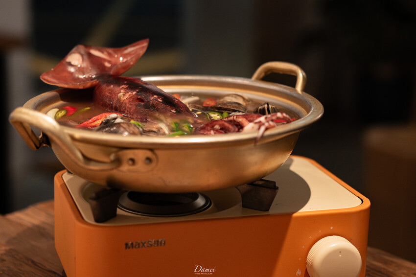 台北大安｜好日子韓酒館 Halu Korean Bistro-東區巷裡的韓式餐酒館，炸全雞與魷魚蛤蜊火鍋好吸睛​ - 大妹 Damei｜台北咖啡廳、韓國旅遊、台北美食、台灣旅宿