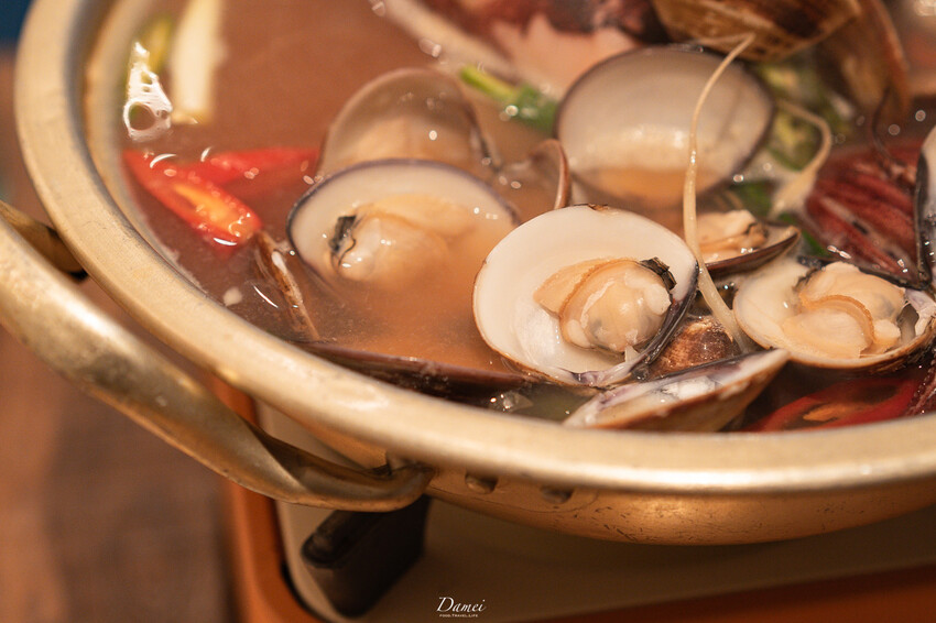 台北大安｜好日子韓酒館 Halu Korean Bistro-東區巷裡的韓式餐酒館，炸全雞與魷魚蛤蜊火鍋好吸睛​ - 大妹 Damei｜台北咖啡廳、韓國旅遊、台北美食、台灣旅宿