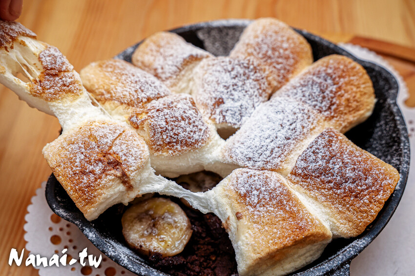 員林新店！藏在透天厝的貓互動店，被一群貓星人包圍超療癒，根本是貓控天堂，必點巨型港式舒芙蕾和金磚蜜糖吐司