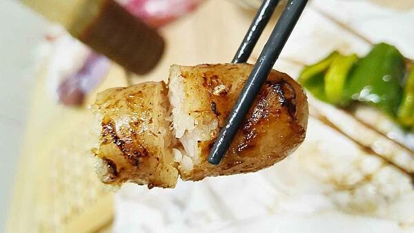 要等2小時以上才能吃到的爆人氣路邊攤美食!老闆的電話一直響個不停,點完餐之後,還要等2小時以上才能吃