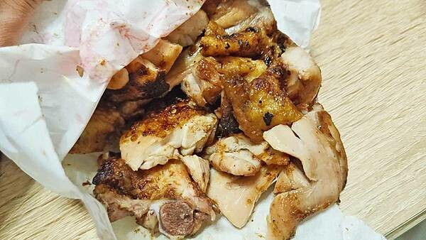 要等2小時以上才能吃到的爆人氣路邊攤美食!老闆的電話一直響個不停,點完餐之後,還要等2小時以上才能吃