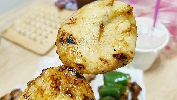 要等2小時以上才能吃到的爆人氣路邊攤美食!老闆的電話一直響個不停,點完餐之後,還要等2小時以上才能吃