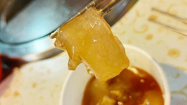 要等2小時以上才能吃到的爆人氣路邊攤美食!老闆的電話一直響個不停,點完餐之後,還要等2小時以上才能吃