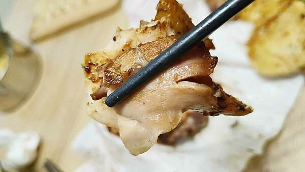 要等2小時以上才能吃到的爆人氣路邊攤美食!老闆的電話一直響個不停,點完餐之後,還要等2小時以上才能吃