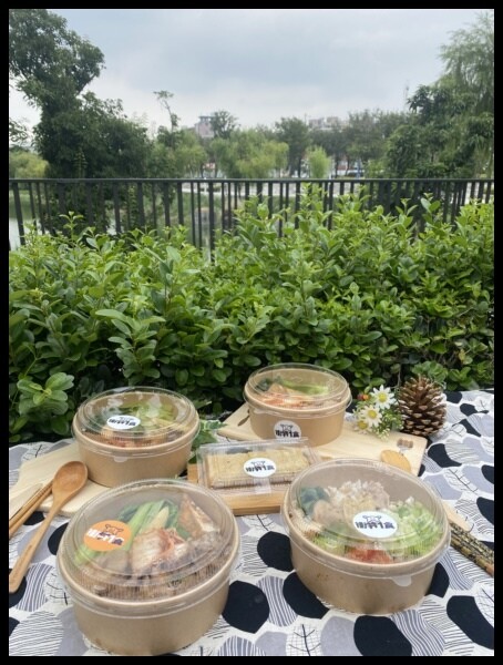 【台中西區便當推薦】【衝丼一食】無負擔的清爽口感.每日現做餐