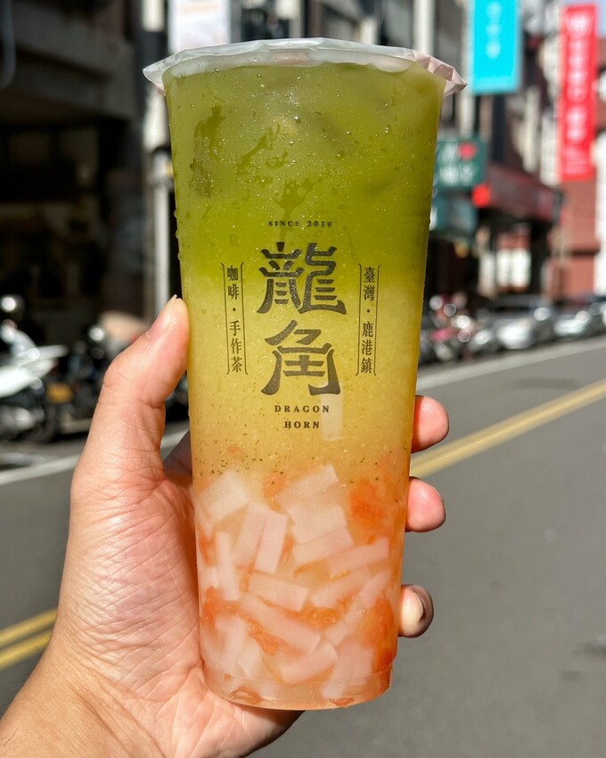 竹南頭份手搖飲料首選推薦!「龍角 Dragon Horn苗栗竹南店」,強力推薦「重乳龍涎凍奶、珍芋桂花春奶、橙柚青2.0」,純茶、奶茶系列都認真好喝! - 阿華田的美食日記