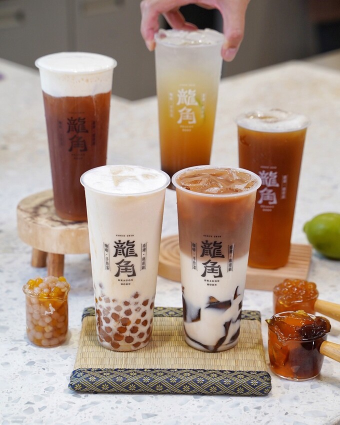 竹南頭份手搖飲料首選推薦!「龍角 Dragon Horn苗栗竹南店」,強力推薦「重乳龍涎凍奶、珍芋桂花春奶、橙柚青2.0」,純茶、奶茶系列都認真好喝! - 阿華田的美食日記