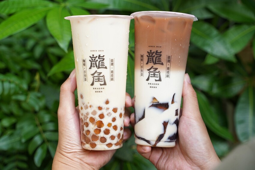 竹南頭份手搖飲料首選推薦!「龍角 Dragon Horn苗栗竹南店」,強力推薦「重乳龍涎凍奶、珍芋桂花春奶、橙柚青2.0」,純茶、奶茶系列都認真好喝! - 阿華田的美食日記