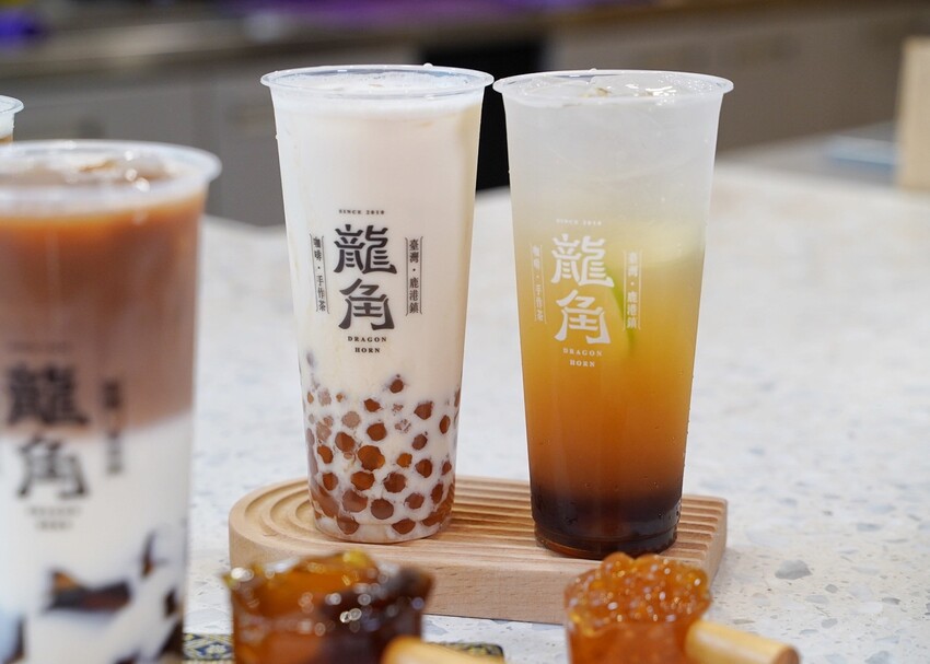 竹南頭份手搖飲料首選推薦!「龍角 Dragon Horn苗栗竹南店」,強力推薦「重乳龍涎凍奶、珍芋桂花春奶、橙柚青2.0」,純茶、奶茶系列都認真好喝! - 阿華田的美食日記