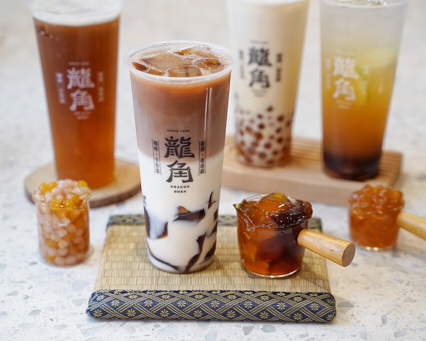 竹南頭份手搖飲料首選推薦!「龍角 Dragon Horn苗栗竹南店」,強力推薦「重乳龍涎凍奶、珍芋桂花春奶、橙柚青2.0」,純茶、奶茶系列都認真好喝! - 阿華田的美食日記