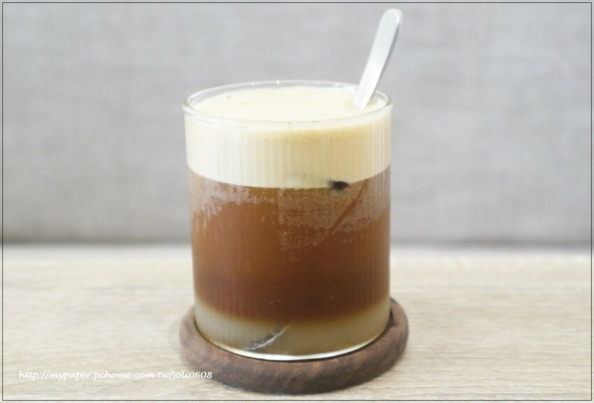 【咖啡洝.Coffee Àn】桃園中路特區咖啡廳推薦 寵物友善咖啡廳 必點特調咖啡與巴斯克蛋糕