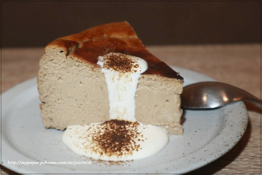【咖啡洝.Coffee Àn】桃園中路特區咖啡廳推薦 寵物友善咖啡廳 必點特調咖啡與巴斯克蛋糕