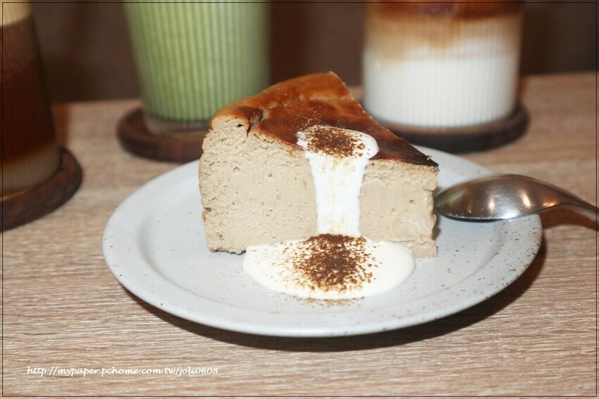 【咖啡洝.Coffee Àn】桃園中路特區咖啡廳推薦 寵物友善咖啡廳 必點特調咖啡與巴斯克蛋糕