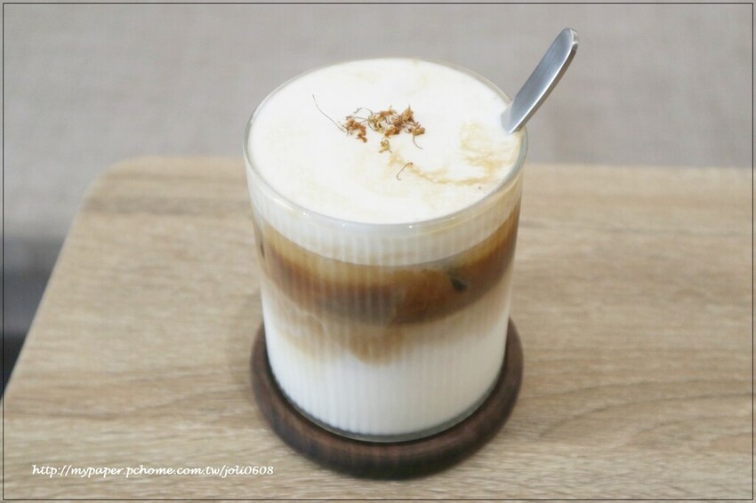 【咖啡洝.Coffee Àn】桃園中路特區咖啡廳推薦 寵物友善咖啡廳 必點特調咖啡與巴斯克蛋糕