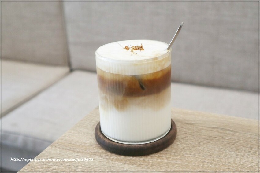 【咖啡洝.Coffee Àn】桃園中路特區咖啡廳推薦 寵物友善咖啡廳 必點特調咖啡與巴斯克蛋糕