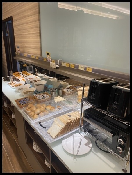 【宜蘭飯店/宜蘭火車站附近飯店推薦】【宜蘭富翔大飯店】全新裝潢,房間寬敞舒適,免費停車位/午茶點心/豐富