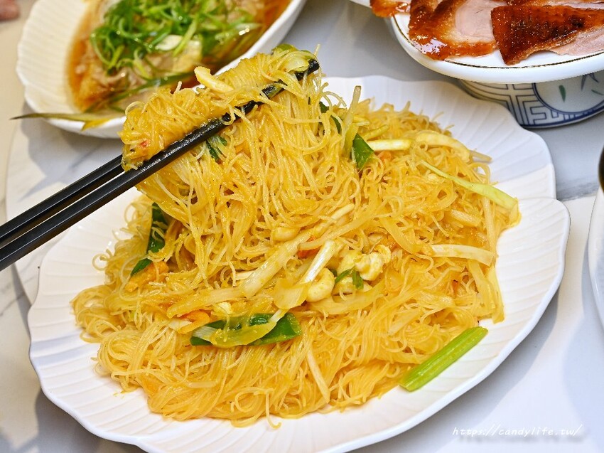 鳴鴨館|台中厲害片皮櫻桃鴨餐廳,由香港師傅掌廚,還有平價粵菜料理及午間套餐