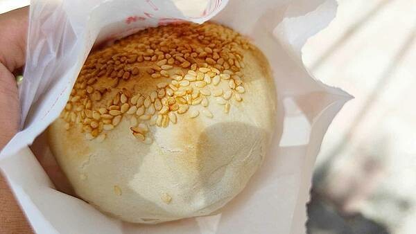 金火胡椒餅｜滿滿爆量蔥的美味胡椒餅，１個４５元價格不貴