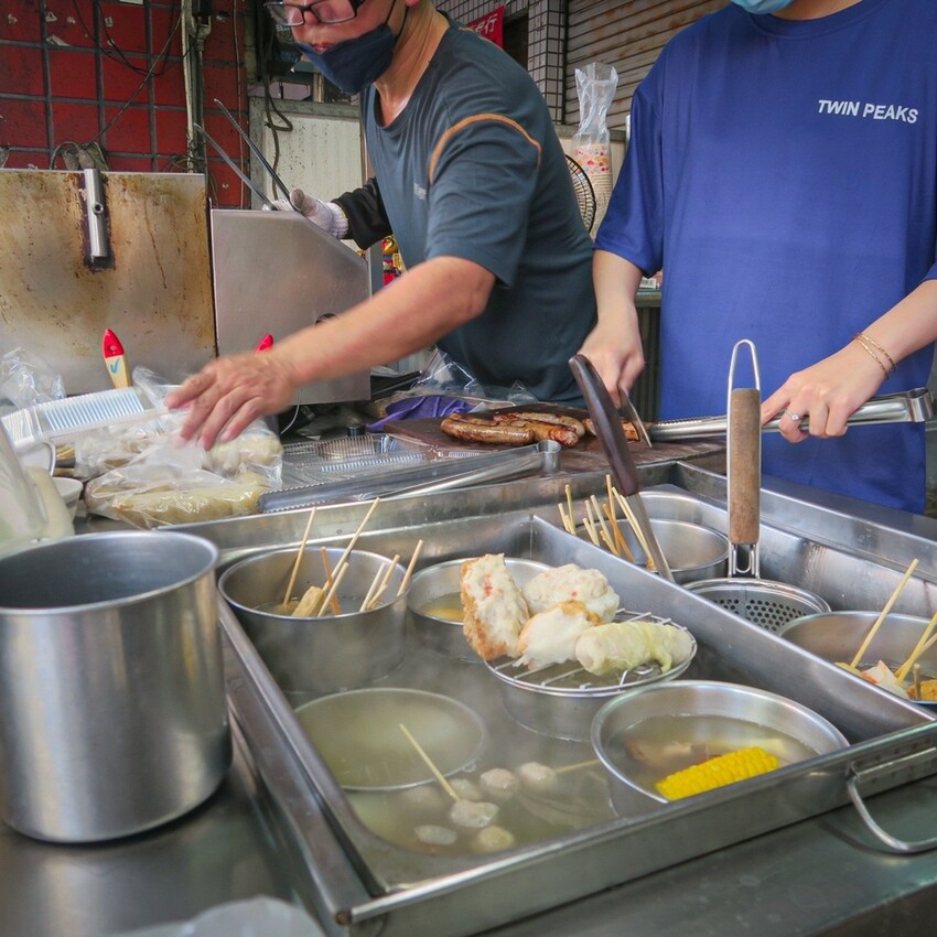 【高雄 鳳山】午後來份台式小點 騎樓下的高雄烤香腸大腸