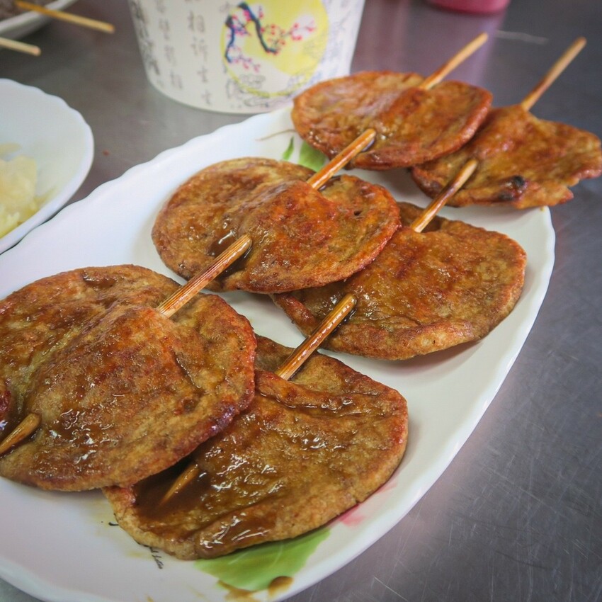 【高雄 鳳山】午後來份台式小點 騎樓下的高雄烤香腸大腸