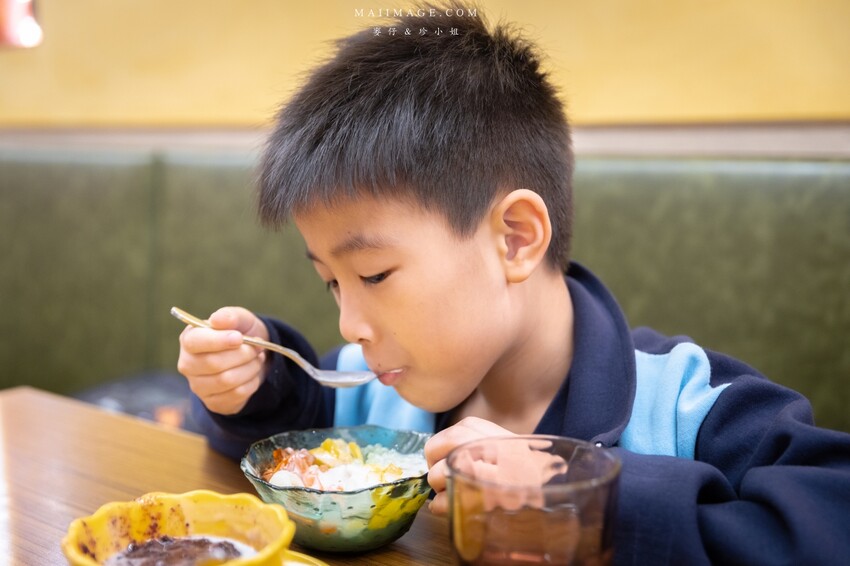 新北市永和區新北美食|饗泰多永和比漾店~將近4000則網路評價分數依舊4.9顆星的優秀泰式料理,小朋友專屬的小象炒飯必
