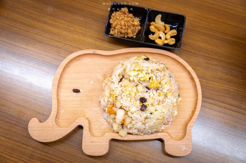 新北市永和區新北美食|饗泰多永和比漾店~將近4000則網路評價分數依舊4.9顆星的優秀泰式料理,小朋友專屬的小象炒飯必