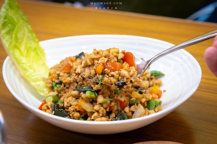 新北市永和區新北美食|饗泰多永和比漾店~將近4000則網路評價分數依舊4.9顆星的優秀泰式料理,小朋友專屬的小象炒飯必