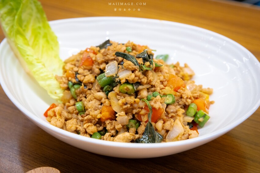 新北市永和區新北美食|饗泰多永和比漾店~將近4000則網路評價分數依舊4.9顆星的優秀泰式料理,小朋友專屬的小象炒飯必