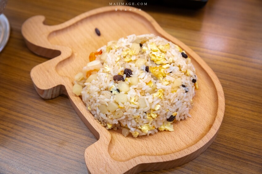 新北市永和區新北美食|饗泰多永和比漾店~將近4000則網路評價分數依舊4.9顆星的優秀泰式料理,小朋友專屬的小象炒飯必
