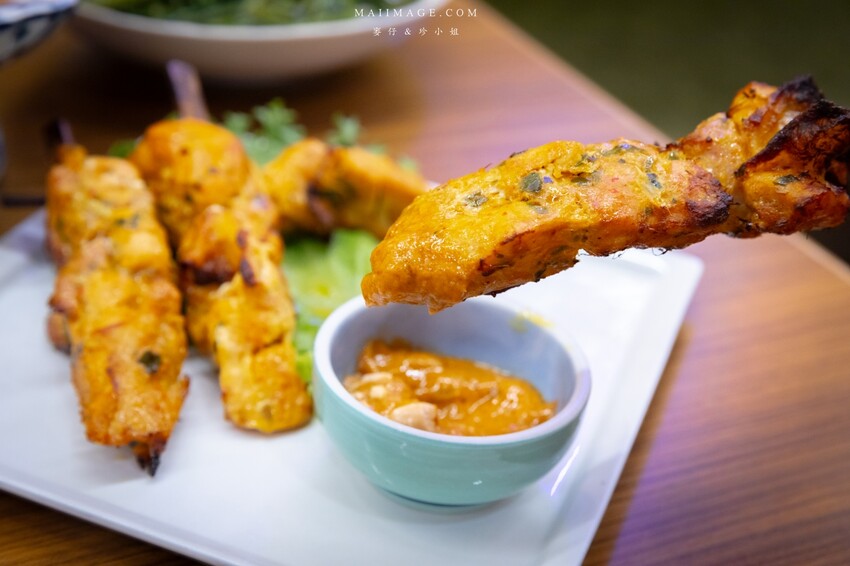 新北市永和區新北美食|饗泰多永和比漾店~將近4000則網路評價分數依舊4.9顆星的優秀泰式料理,小朋友專屬的小象炒飯必