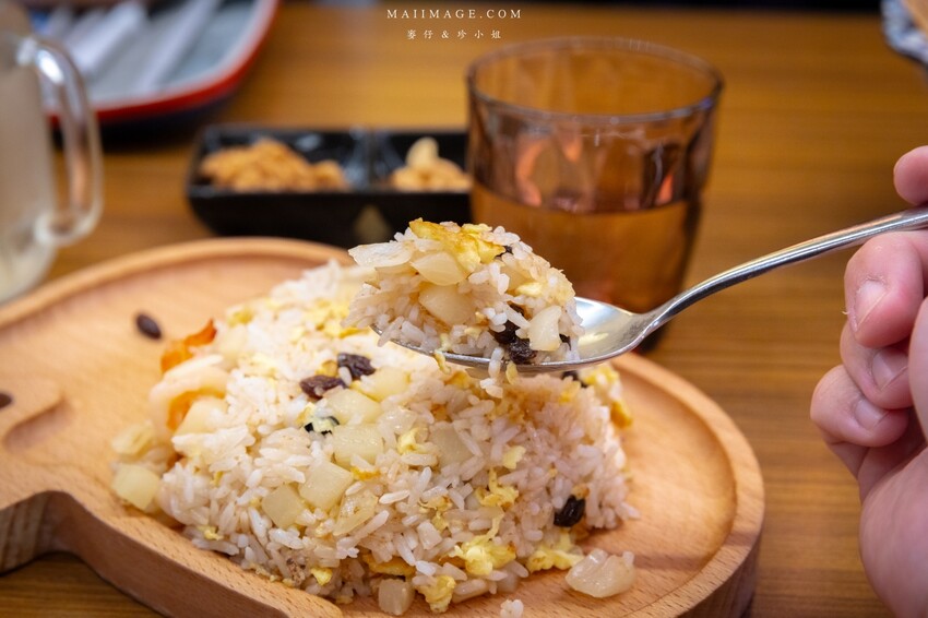 新北市永和區新北美食|饗泰多永和比漾店~將近4000則網路評價分數依舊4.9顆星的優秀泰式料理,小朋友專屬的小象炒飯必