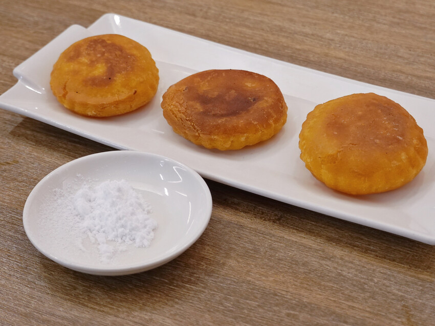 新北市新店區新北新店—樂天皇朝｜獨創八色小籠湯包 皮薄味鮮手工十八摺現做｜裕隆城、大坪林 ​​​​​​​